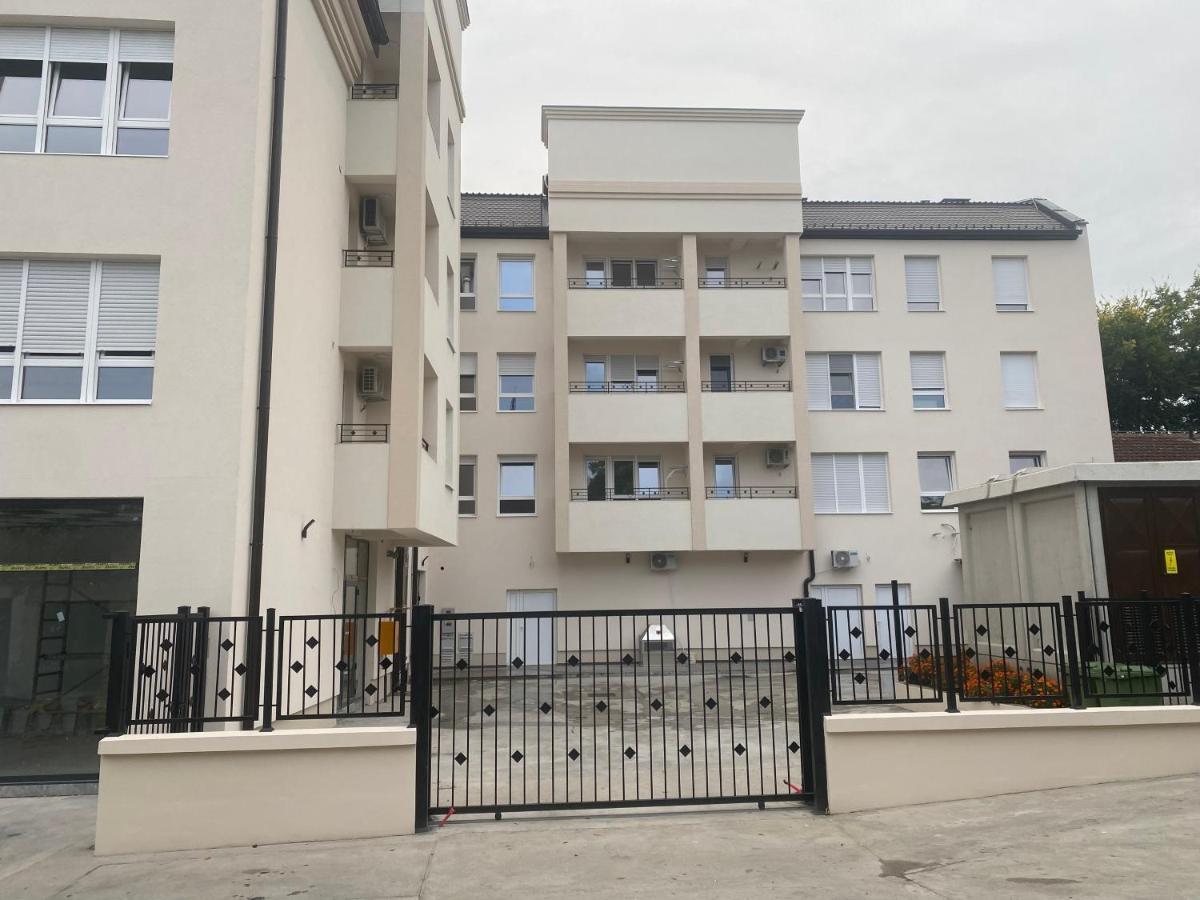 Apartman Mdb Lux Суботиця Екстер'єр фото